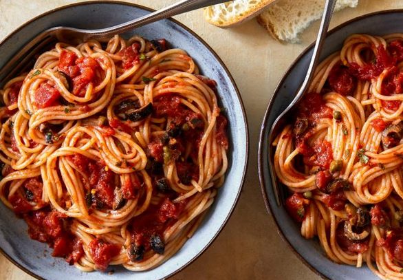Вкусный соус путанеска со спагетти